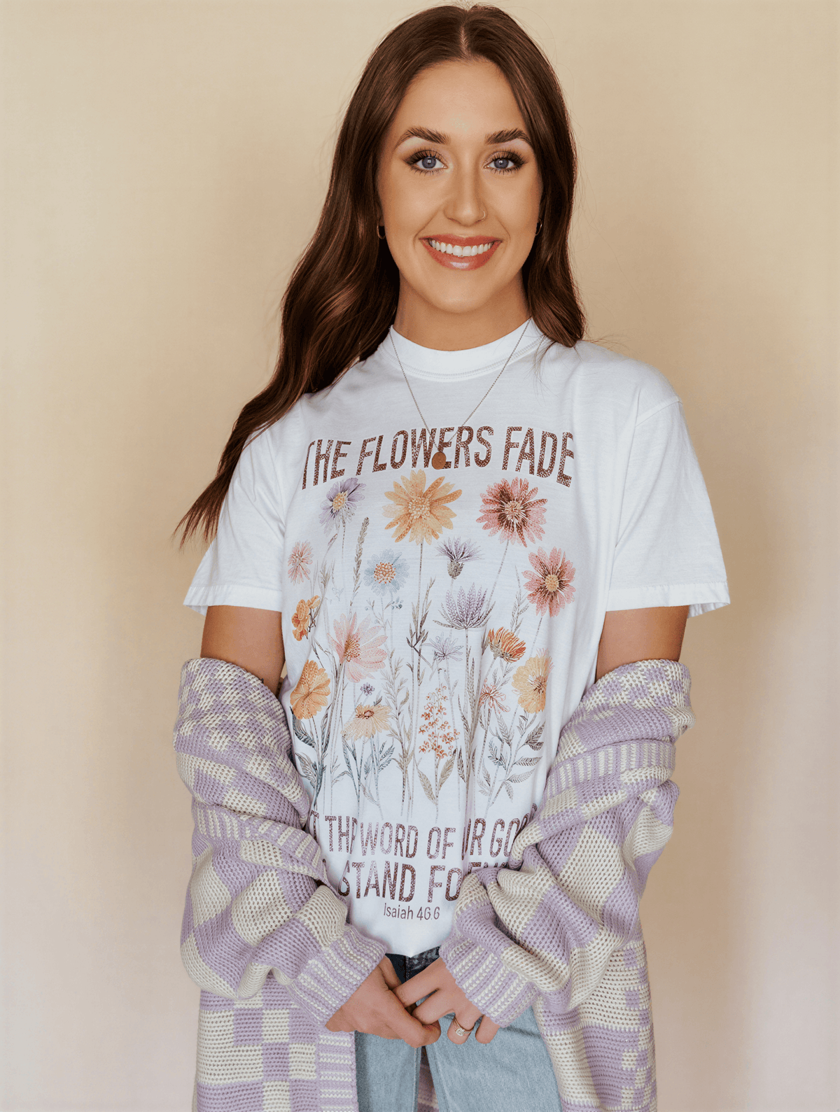 model wearing the flowers fade tee